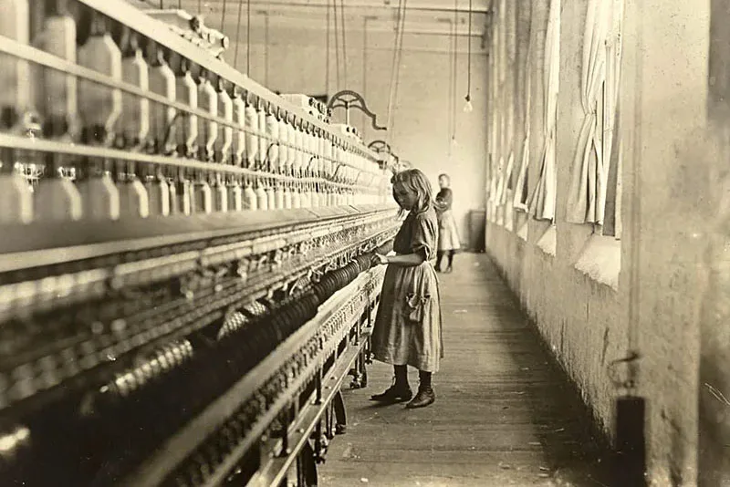 Lewis Hine, Immigrati di Ellis Island, 1905