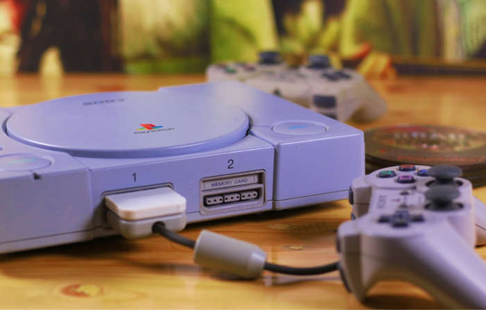 La mitica PlayStation 1 del 1994 Il meglio e il peggio dei videogame